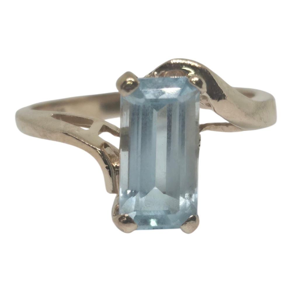 10K Yellow Gold Ring with Emerald-Cut Sky Blue Topaz Gemstone GTR Hallmark USA